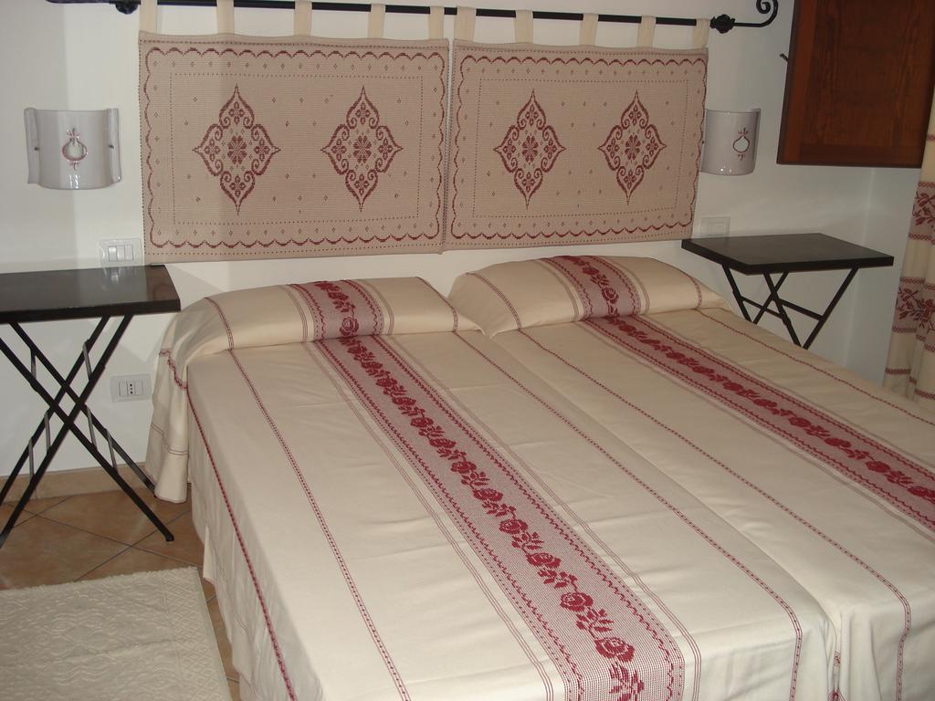 Guest House Il Giardino Segreto Cagliari Habitación foto