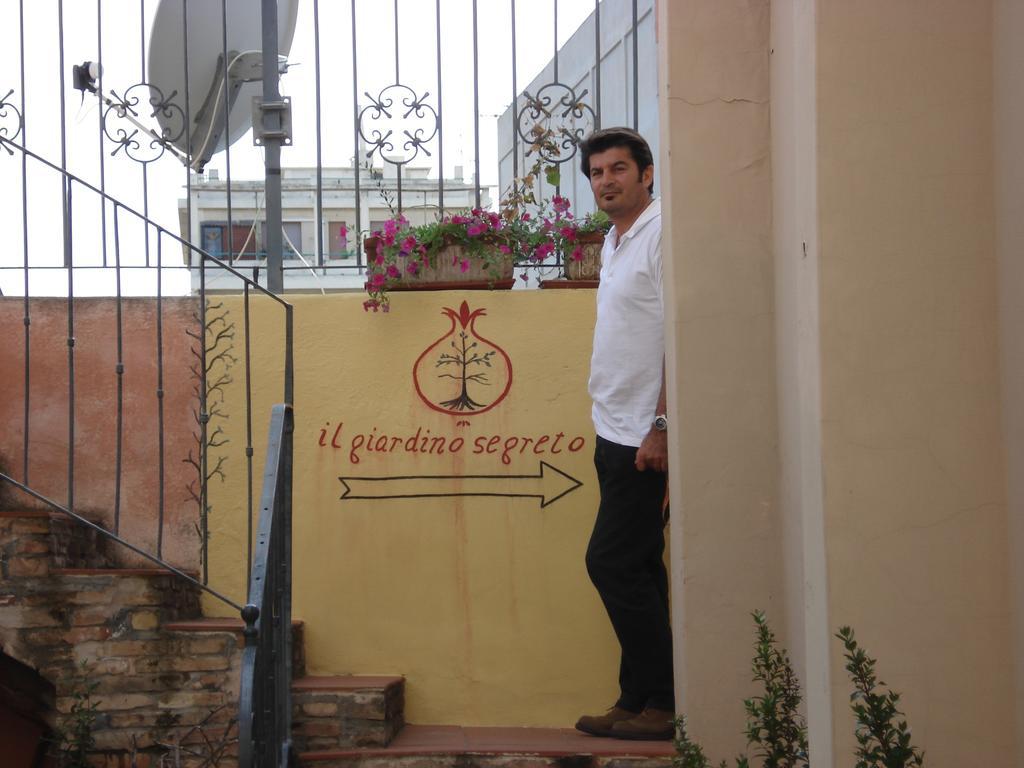 Guest House Il Giardino Segreto Cagliari Exterior foto