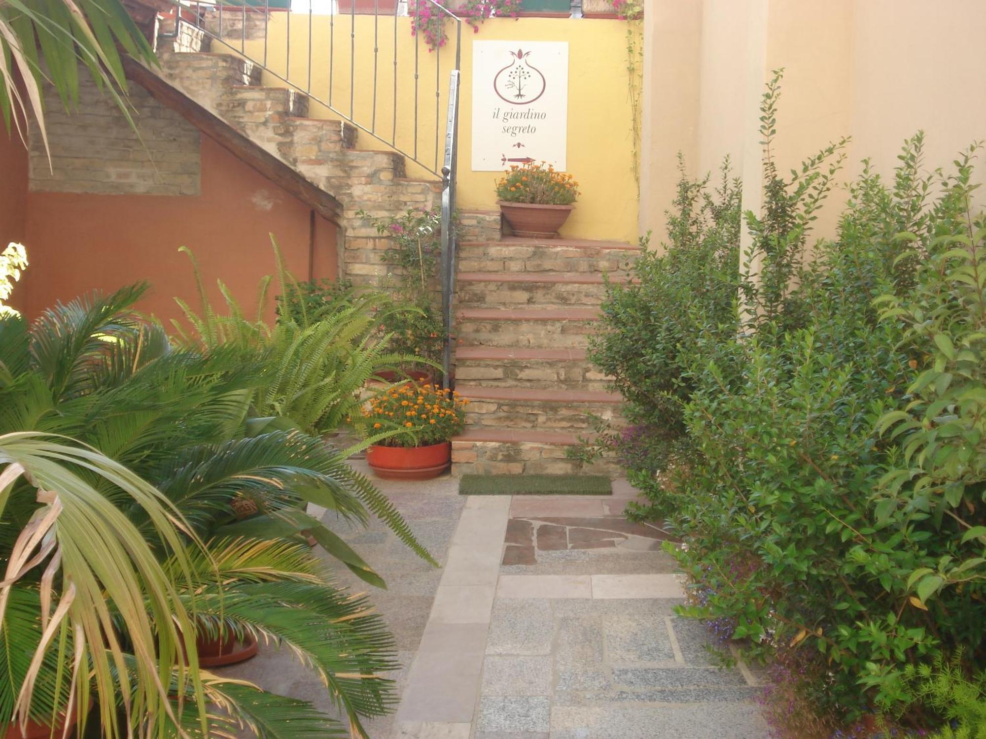 Guest House Il Giardino Segreto Cagliari Exterior foto