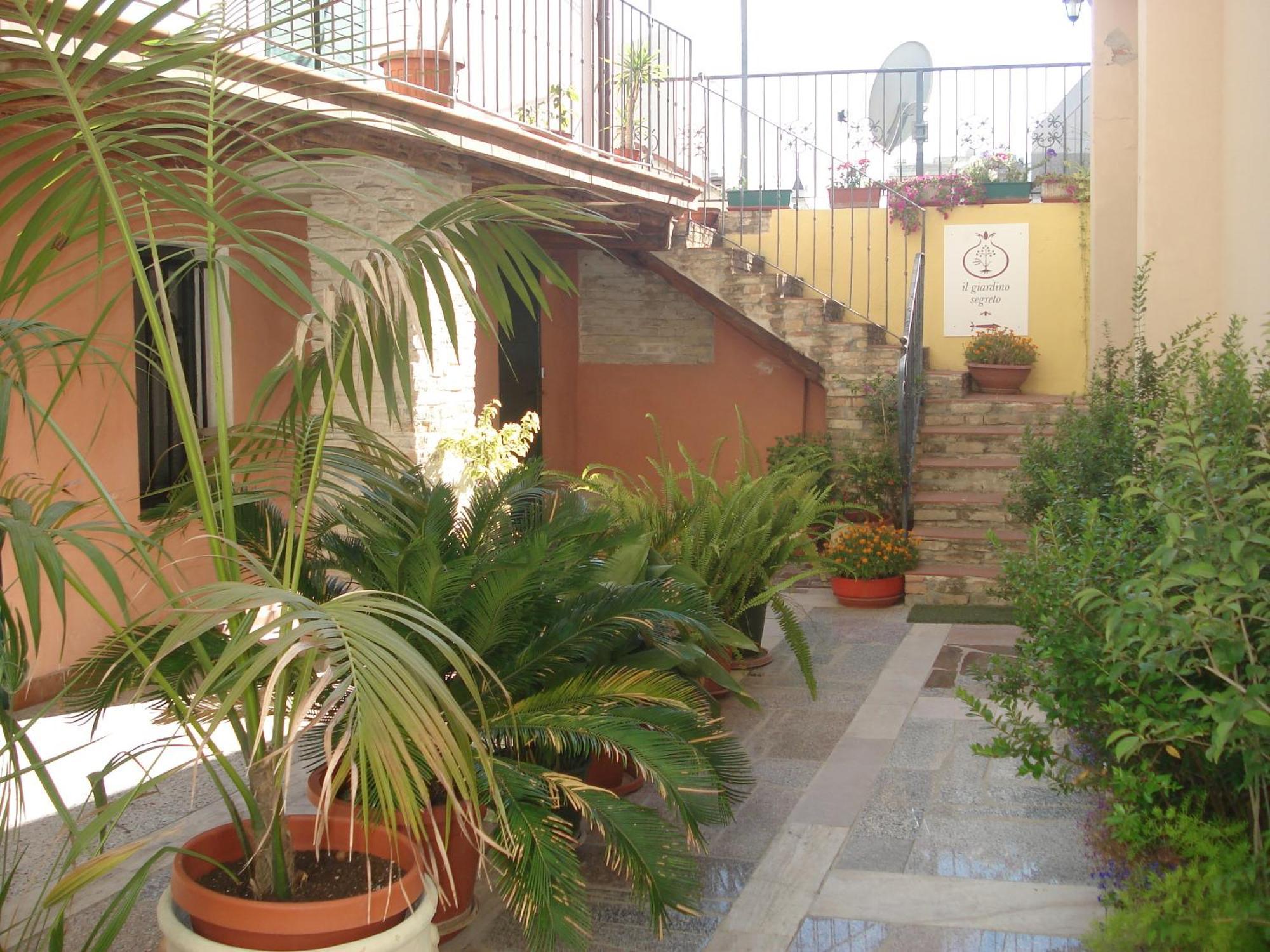 Guest House Il Giardino Segreto Cagliari Exterior foto