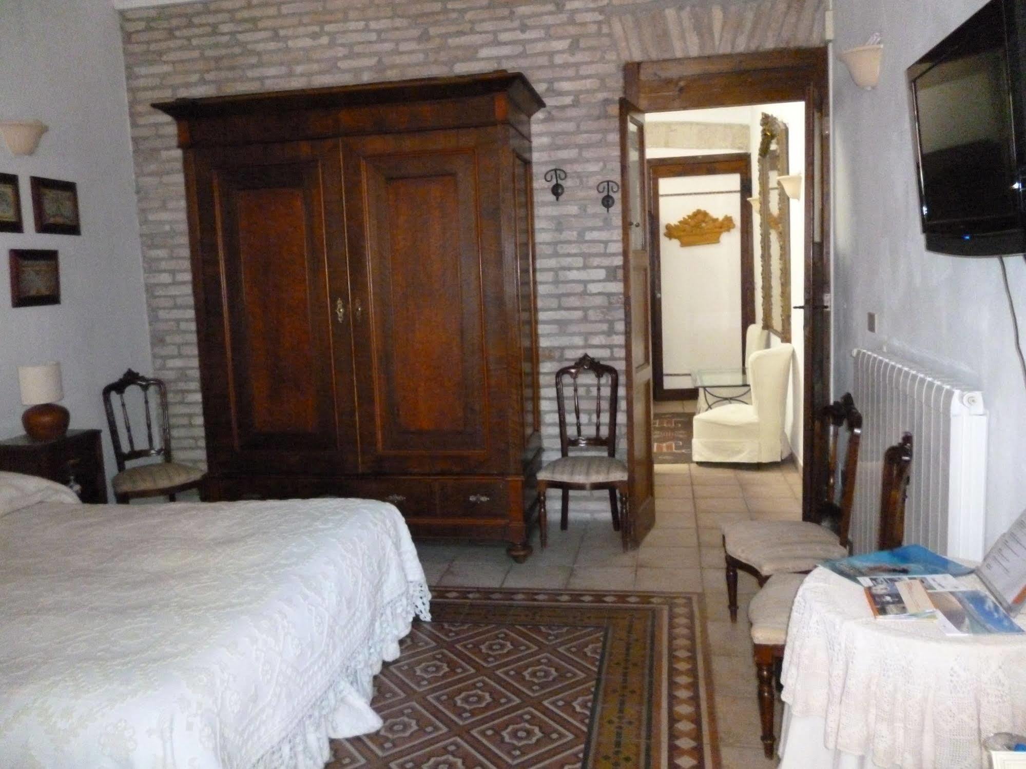 Guest House Il Giardino Segreto Cagliari Exterior foto